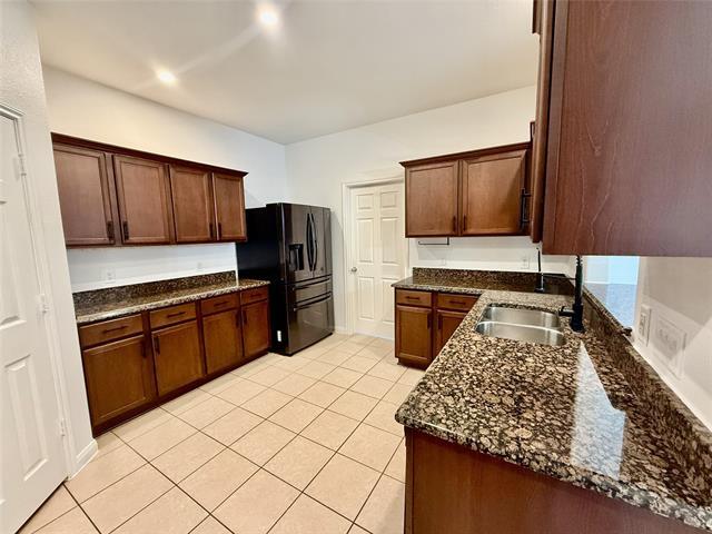 Building Photo - 205 Oriole Dr