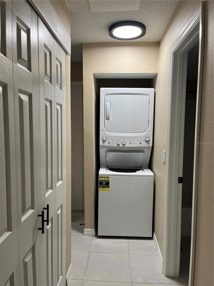 Building Photo - 211 Thorn Tree Place Unit 211
