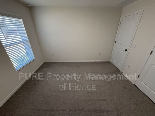 Building Photo - 618 SE 65th Terrace