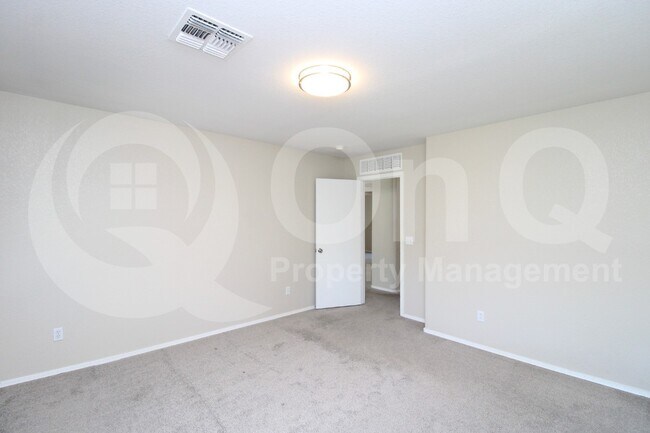 Building Photo - 3033 W Blue Sky Dr