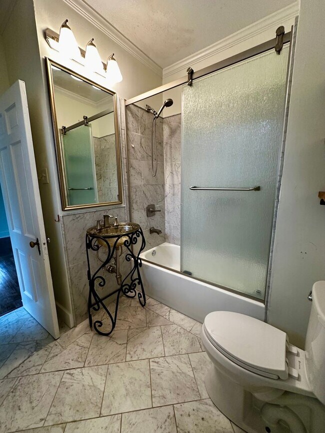 Building Photo - COMING SOON!!! Beautifully Renovated 3 bed/ 2 Bath in North Jackson