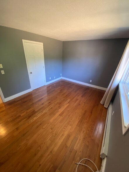 Building Photo - 5 Turnpike Rd