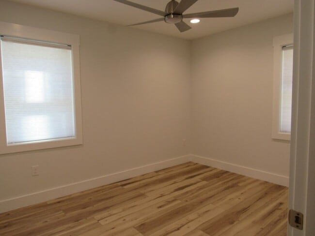 Building Photo - $1,800 - 2 Bed/2Bath Newly Renovated Unfur...
