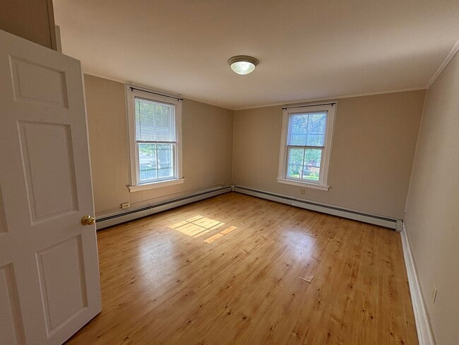 Building Photo - 27 Upper Welden St