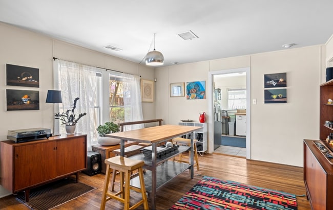 Building Photo - Gorgeous Tarrytown Home for Rent