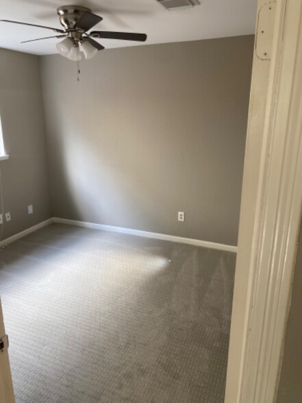 Building Photo - 9428 Tooley Dr