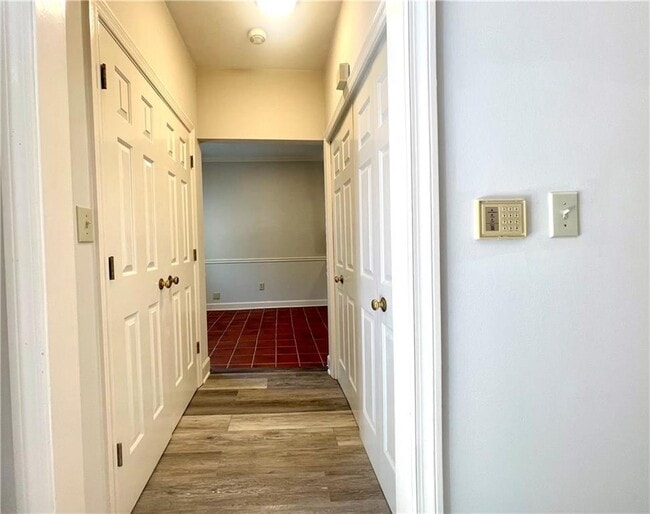 Building Photo - 1160 Old Windsor Pkwy