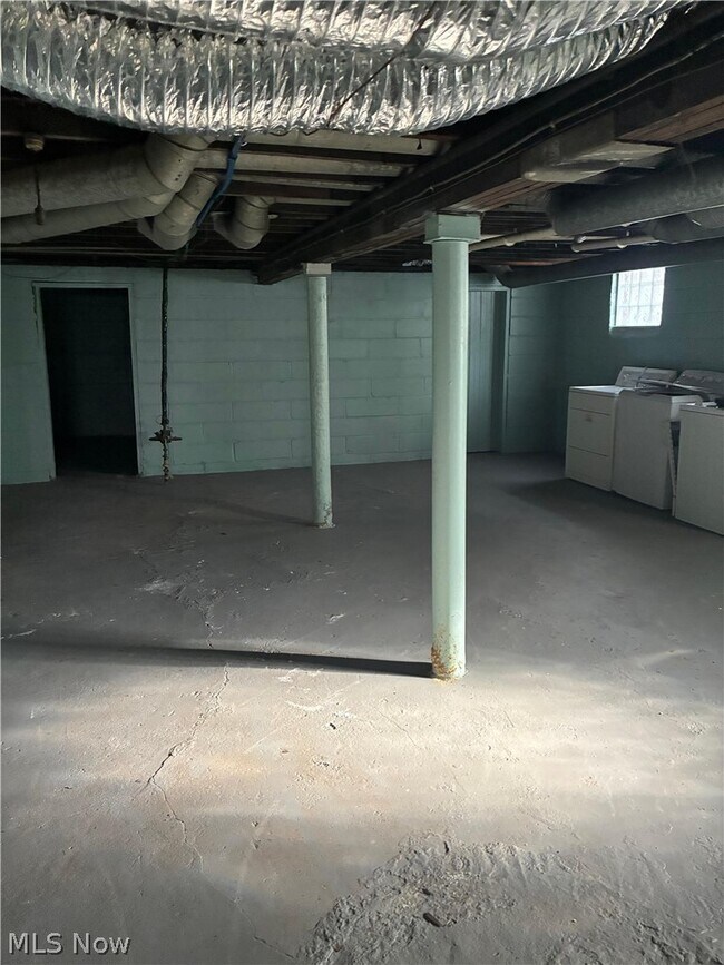 Building Photo - 3492 W 100th St