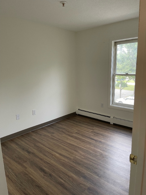 Building Photo - 498 Marlboro Rd