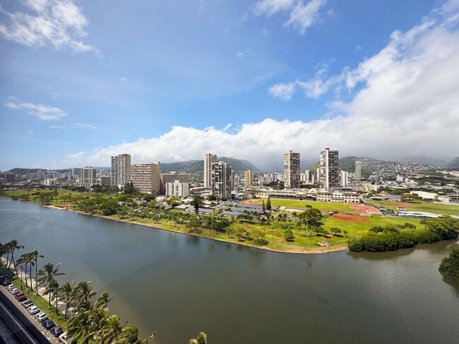 Building Photo - Waikiki Condo with One Assigned Parking Space