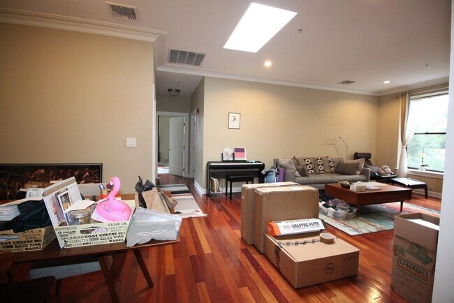 Building Photo - 20 McTernan St