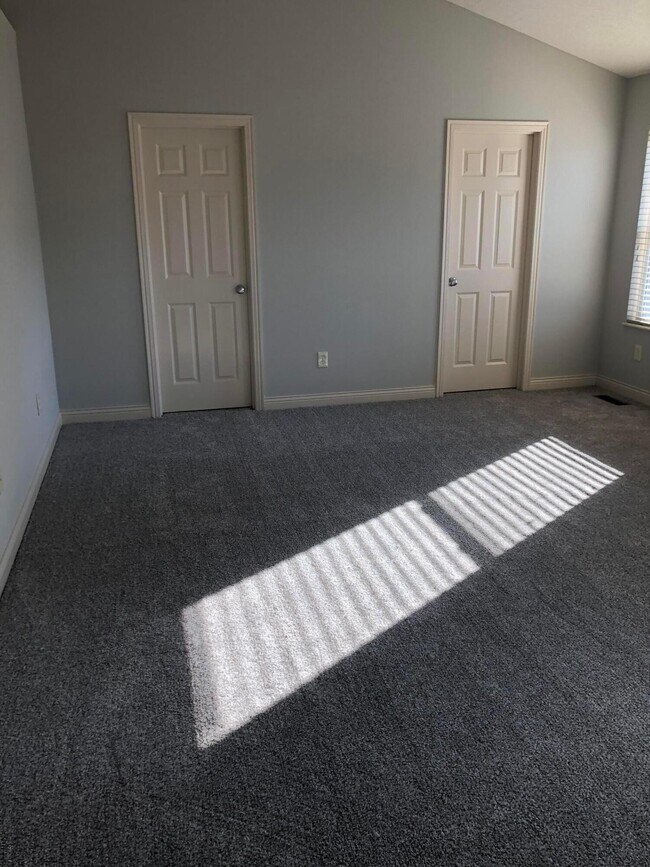 Building Photo - 2715 Rinaldi Dr