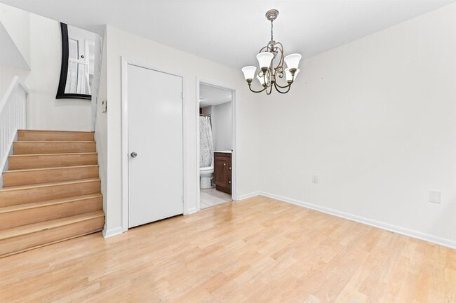 Building Photo - 146 Heritage Way