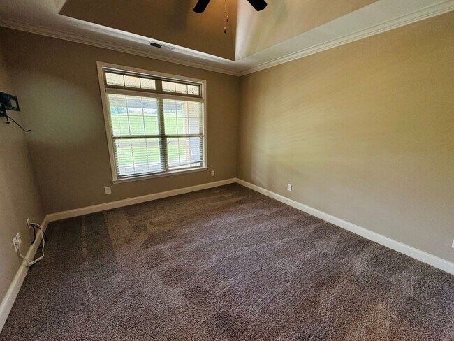 Building Photo - 2-Level Condo in Five Oaks of Lebanon