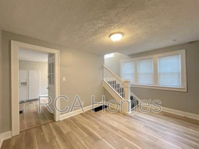 Building Photo - 367 S Grand Ave