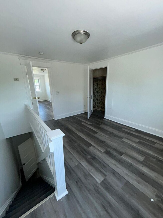 Building Photo - 59 Sanhican Dr