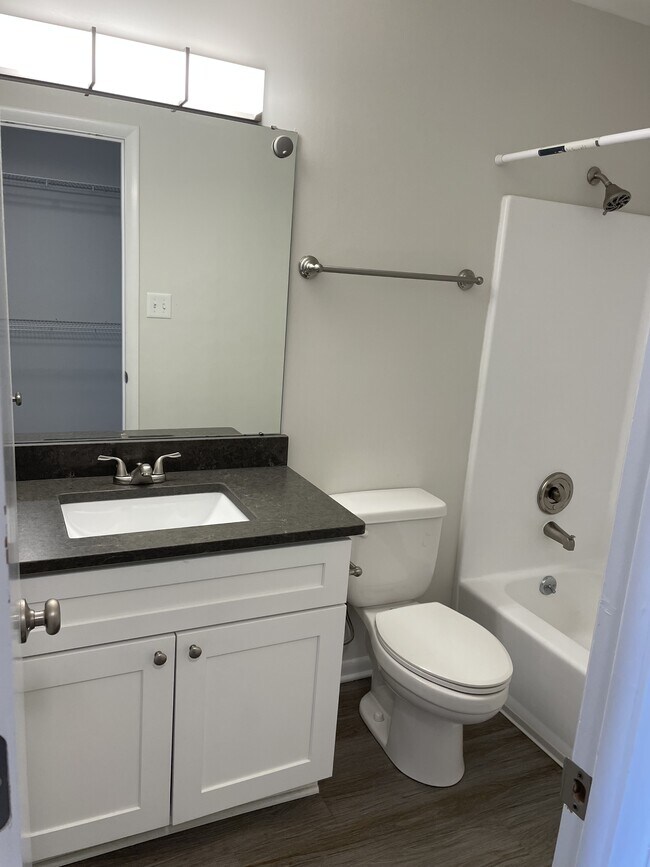 Building Photo - 145 Harvest Dr