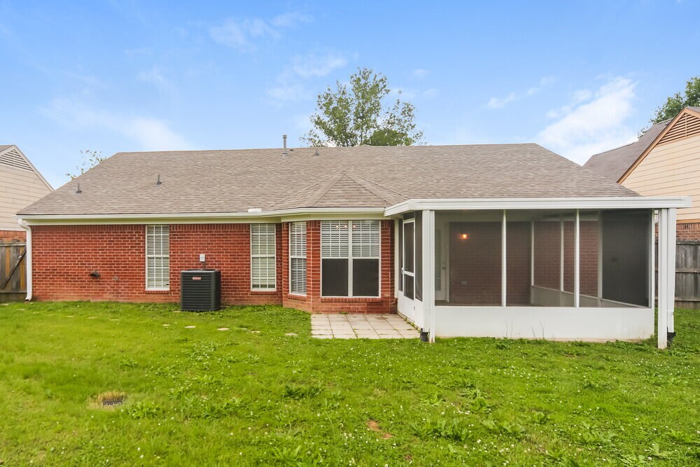 Building Photo - 8202 Martin Dr