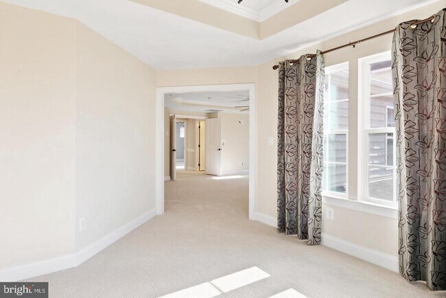 Building Photo - 25749 Racing Sun Dr