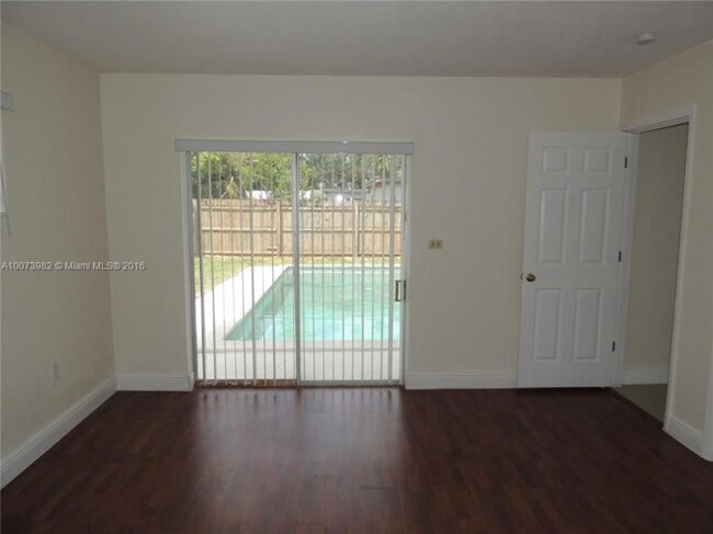 Building Photo - 3 bedroom in Hollywood FL 33020