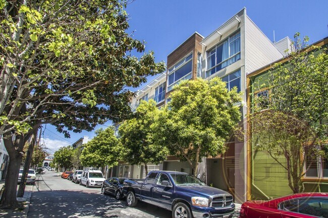 Building Photo - SoMa - 1 BR, 1 BA Condo 569 Sq. Ft. - 3D Virtual Tour, Parking Included