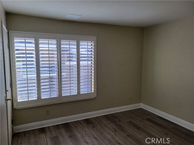Building Photo - 8550 Lake Knoll Ave