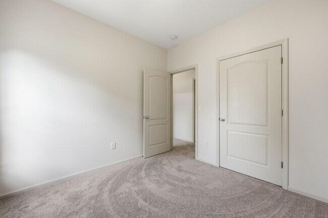 Building Photo - 813 Vermillion Peak Pass