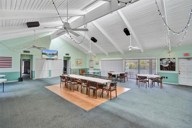 Building Photo - 4840 Greentree Ln