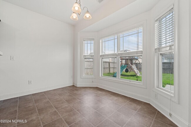 Building Photo - 262 Merin Height Rd