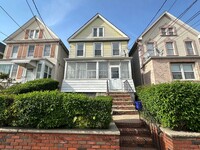Building Photo - 817 Garden St