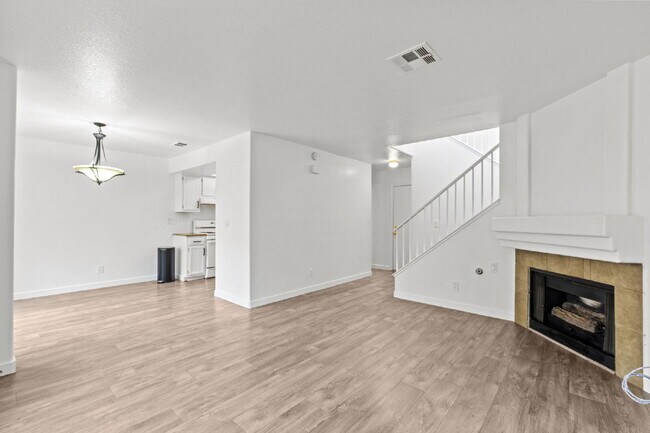 Building Photo - "Charming 3-Bedroom Townhouse Oasis with 2 Full Baths in Las Vegas – 1220 Sq Ft of Comfortable Li...