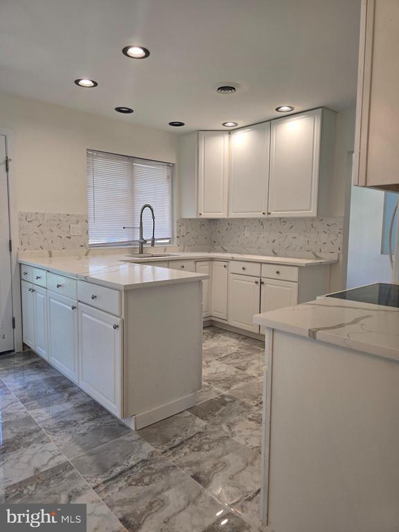 Building Photo - 30 Cotherstone Dr
