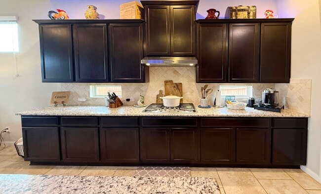 Building Photo - Beautiful 4/3.5 Home Available In Northwest San Antonio!