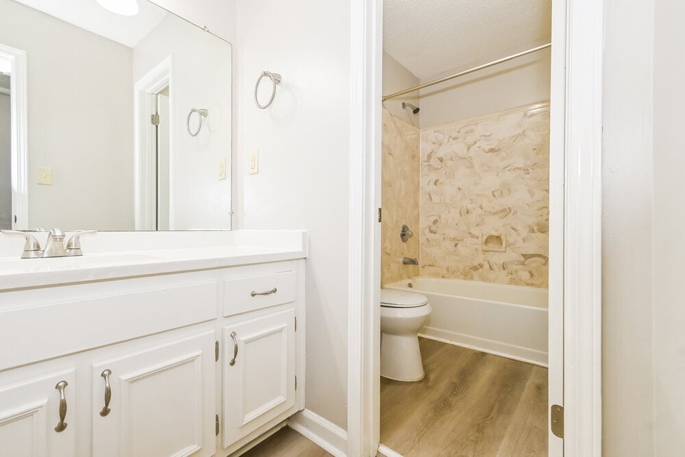 Building Photo - 7786 Hickory Meadow Rd