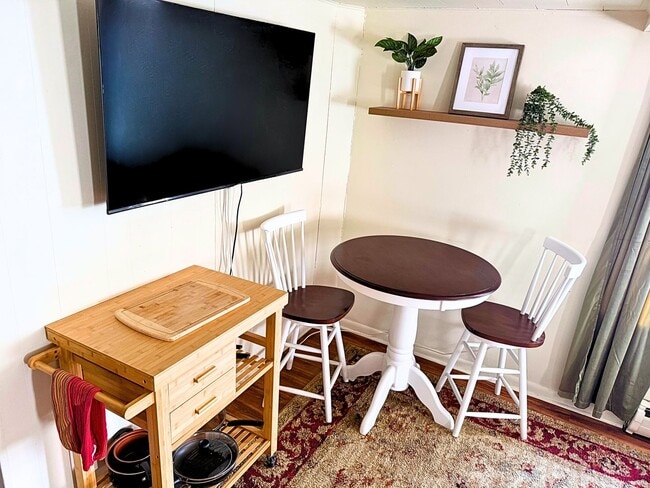 Building Photo - 98 Grant St