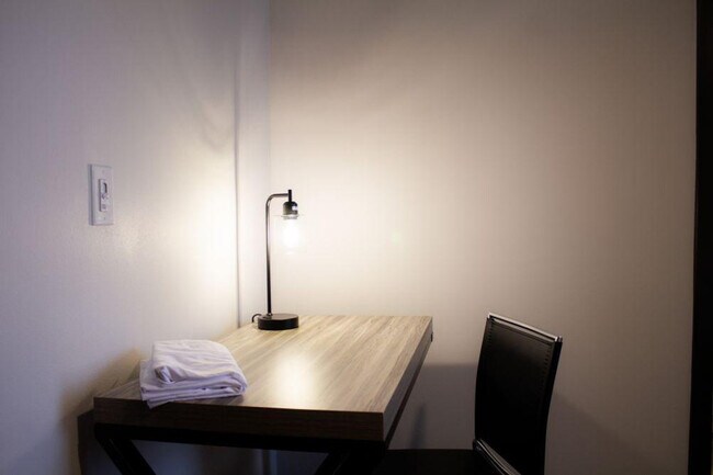 Building Photo - 1439 N Telluride St