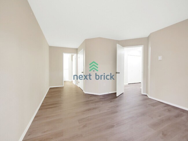 Building Photo - Spacious Private 2 Bed 2 Bath Condo for Rent!