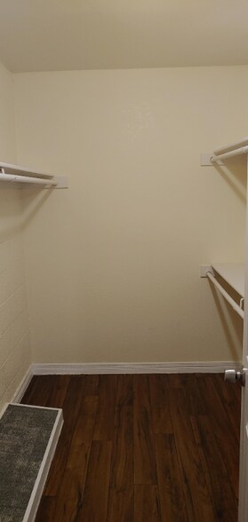 Building Photo - 3010 N Maryvale Pkwy