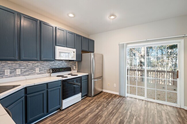 Building Photo - Delta Ridge Darling!  Available Now!  3BR Plus Den!