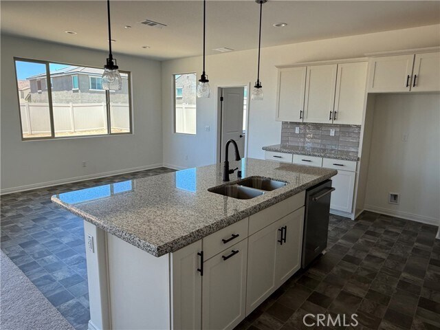 Building Photo - 4470 Hickory Ct