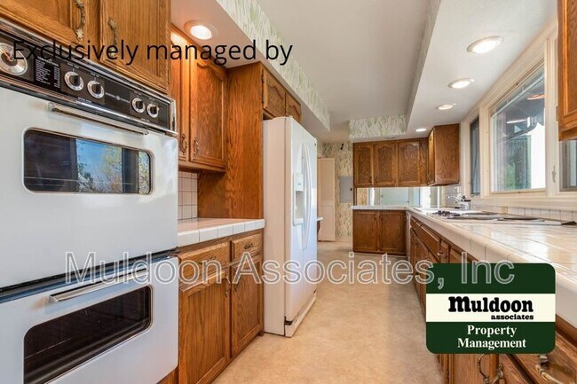 Building Photo - 17 Penrose Blvd