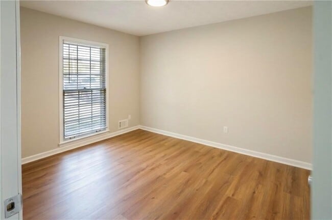 Building Photo - 1802 Driftwood Pl