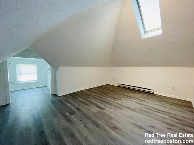 Building Photo - 187 Fellsway W