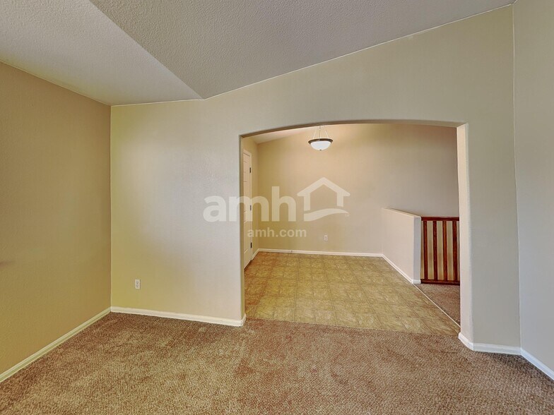 Building Photo - 6719 E 129th Pl