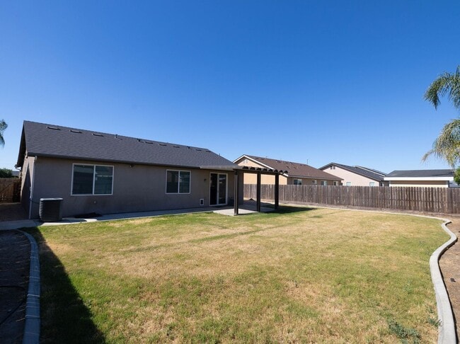 Building Photo - Lovely 3 bedroom home for rent in Hanford CA
