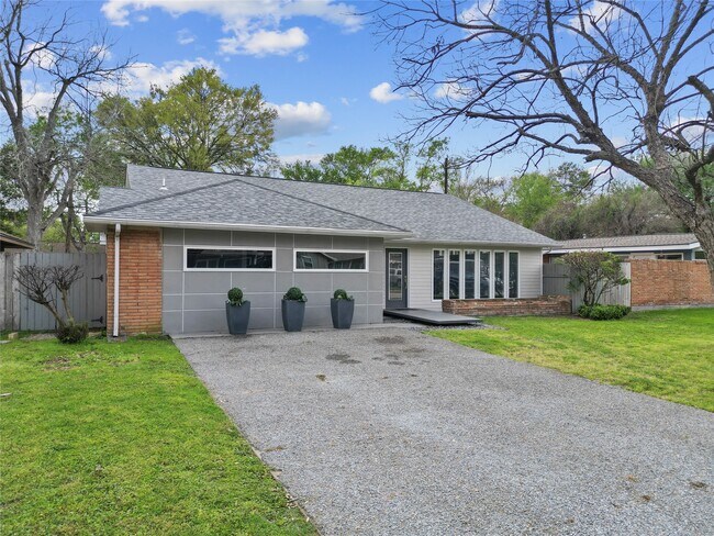 Primary Photo - 5001 Nina Lee Ln