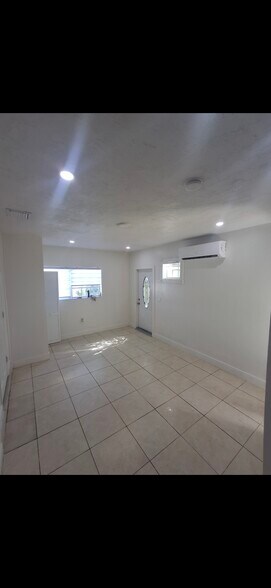 Building Photo - 10321 SW 158th Ter