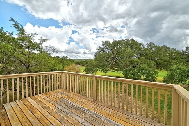 Building Photo - Available Now: Nestled in the Heart of Golf Course in Woodcreek