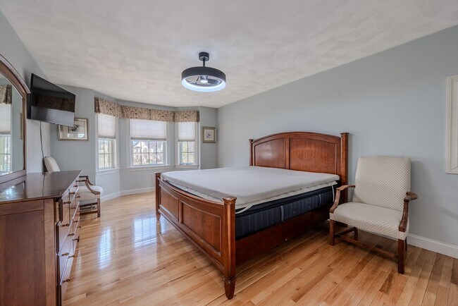 Building Photo - 9 Kettle Way