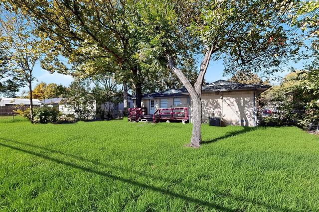 Building Photo - 1530 Buena Vista St